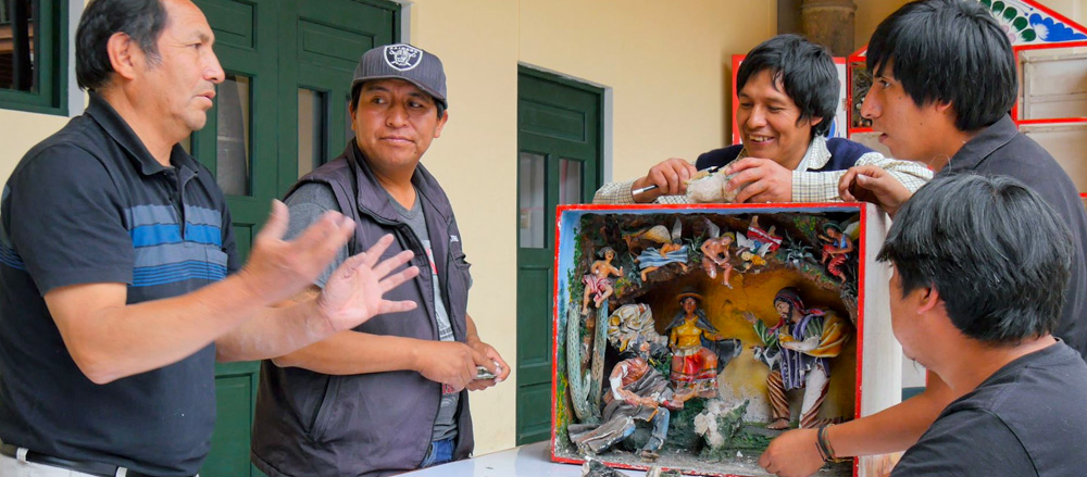 imagen retablo gigante ayacucho